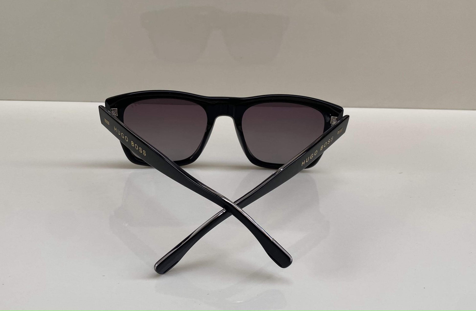 Hugo Boss 8823 | Eyeshades.pk