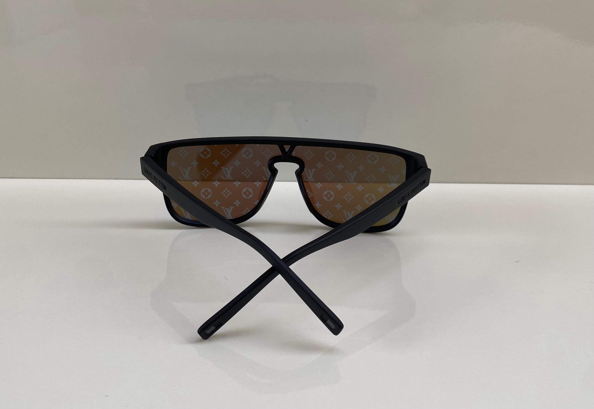 Louis Vuitton Z2329E - Eyeshades.pk